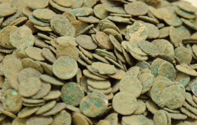 Silver-Treasure roman coins hoard